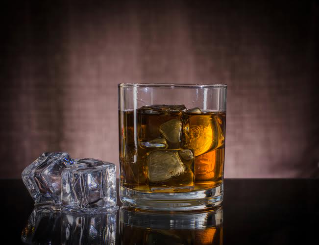 does drinking alcohol dehydrate you