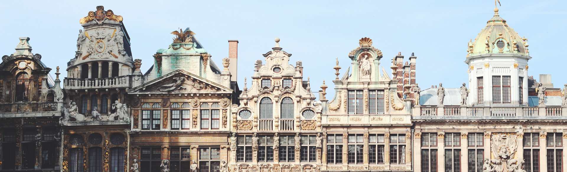 Mr Bet kaszinó felületének élményét mutatja kép, játékokkal és promóciókkal.